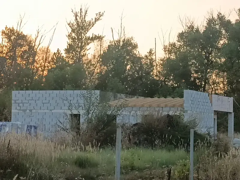 Кровли и фасады новых домов в коттеджном посёлке «Счастливый Квартал» — фотография 2 из 14